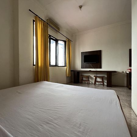 Отель Oyo 92098 Kost Orange Syariah Макасар Экстерьер фото